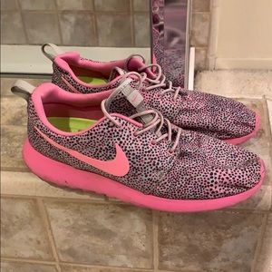 NIKE Roshe W 11.5 M 10